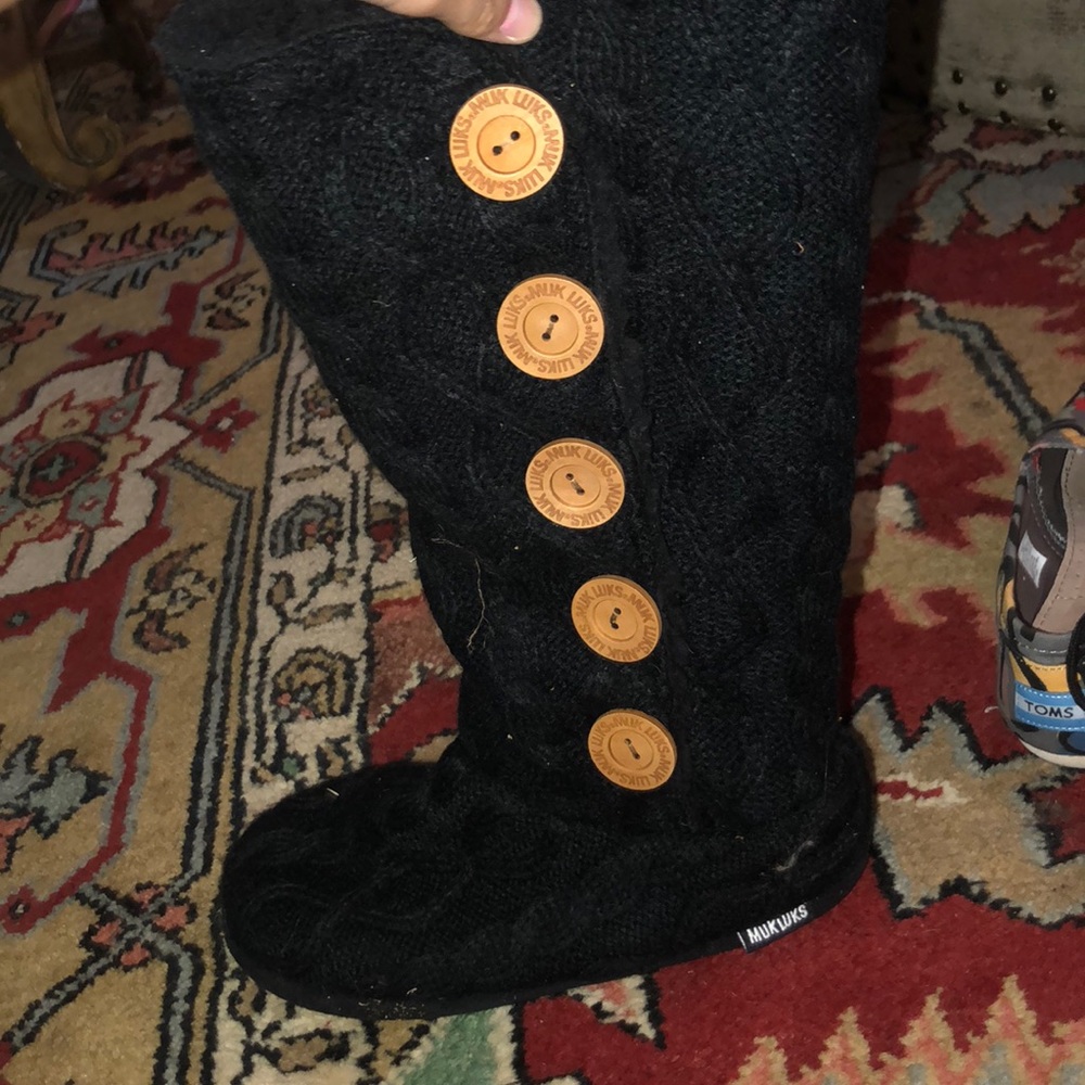 Black Muk-Luks